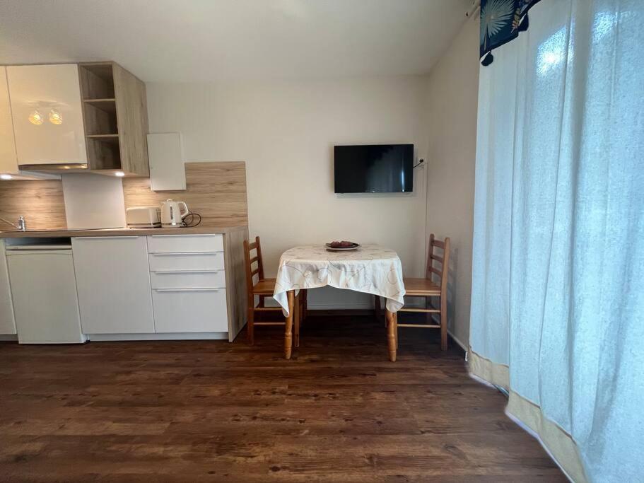 Appartement Renove Dans Saint-lary *